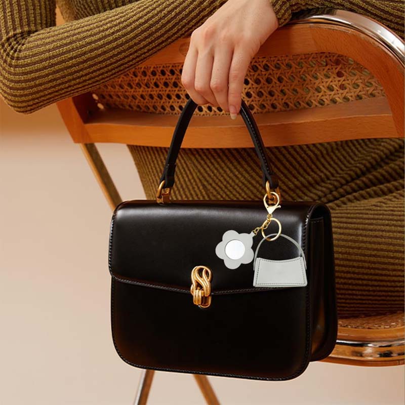πβ¨ Mini-tas sleutelhanger β Stijlvolle en functionele beauty-buddy voor onderweg