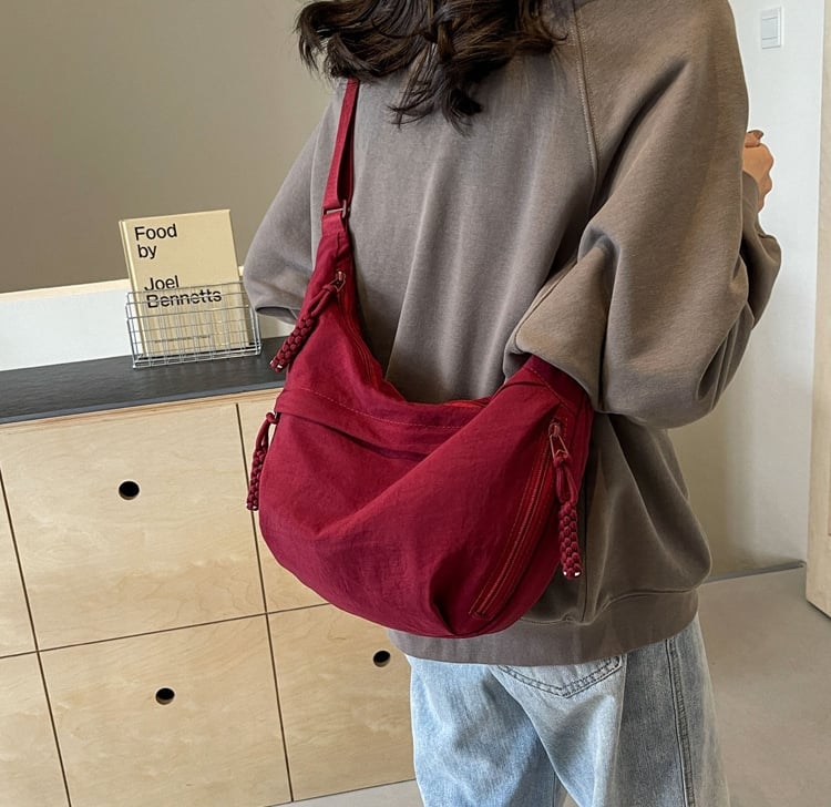 🔥Modieuze nylon schoudertas in effen kleu