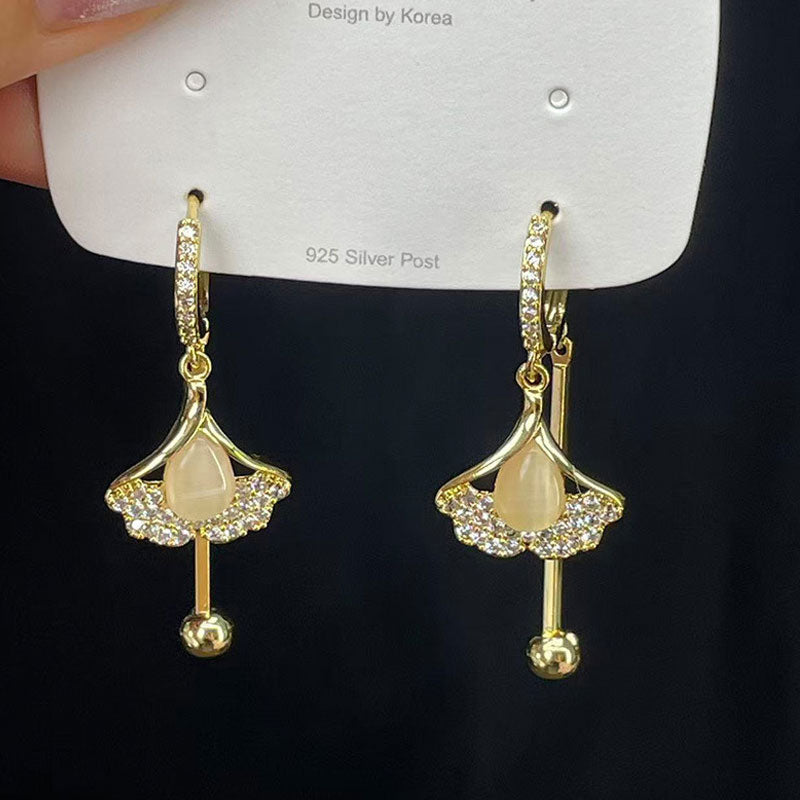 🌟 Elegante Ginkgo & Opaal Oorbellen