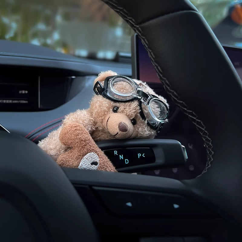 De knuffelbare reisgenoot 🧸 — Verrijk het interieur van je auto met pure tederheid