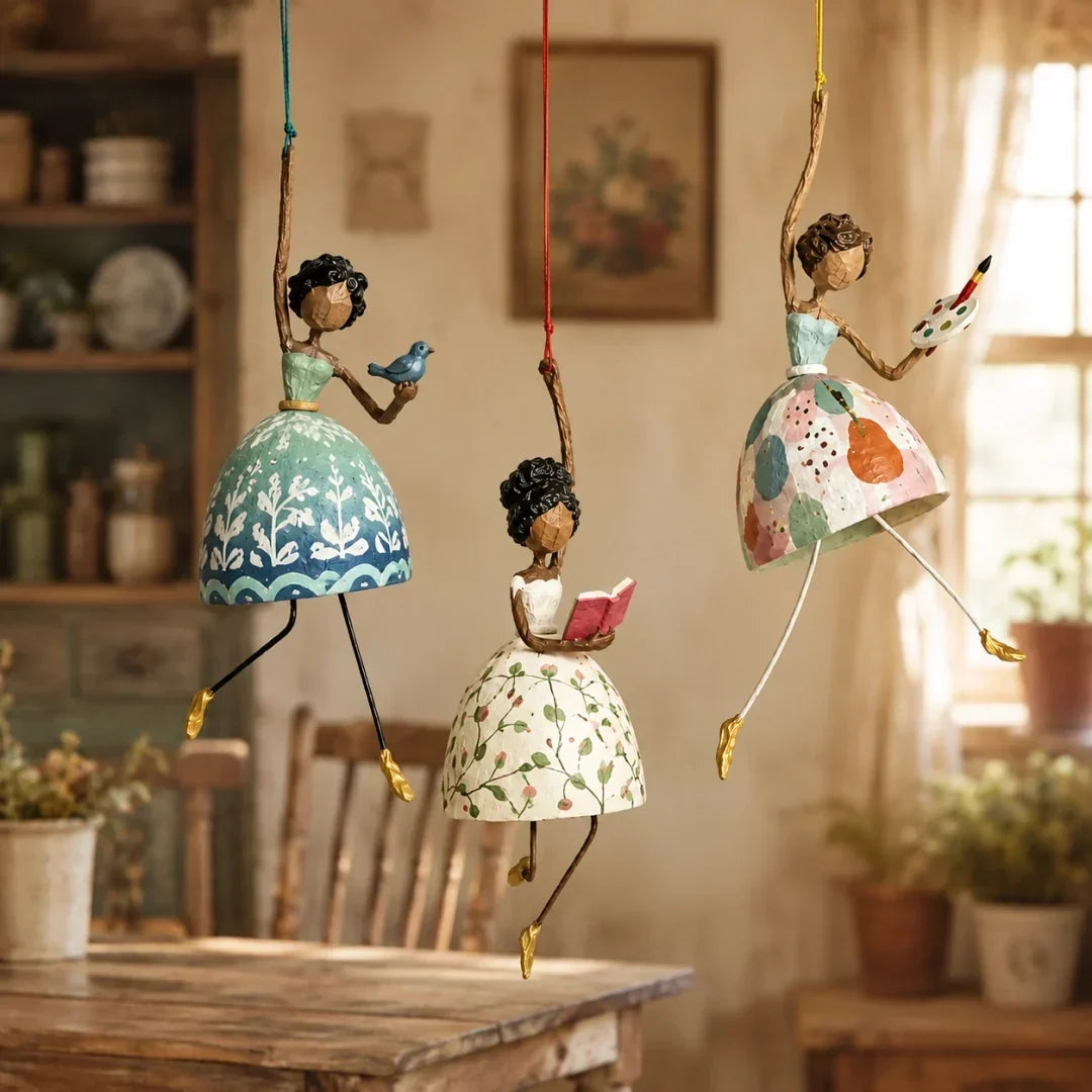 💃🌸 Laat jouw ruimte dansen — Speelse hangornament van een dansende dame
