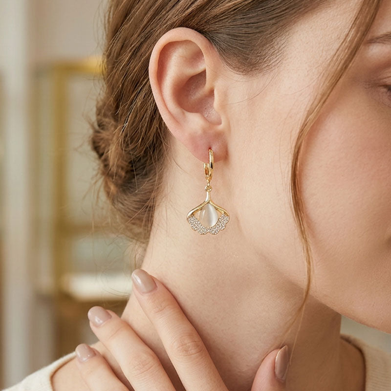 🌟 Elegante Ginkgo & Opaal Oorbellen