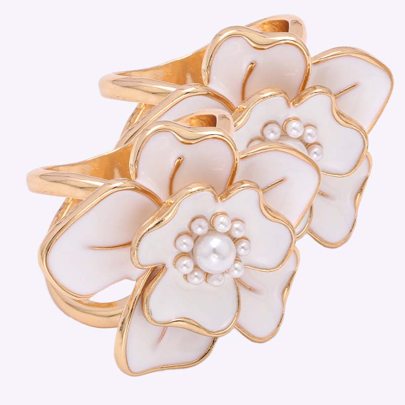 ❤️ ✨Koop 1 en krijg 1 gratis🔥Elegante dames sjaal met parel- en bloemenmotief en ringcli