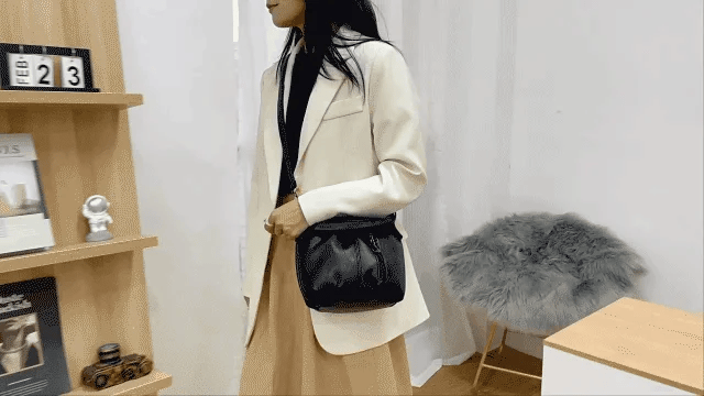 ⏳Tijdelijke aanbieding⏰ Geplooide leren bucket bag – Zacht materiaal, verstelbare schouderband en chique casual stijl ✨