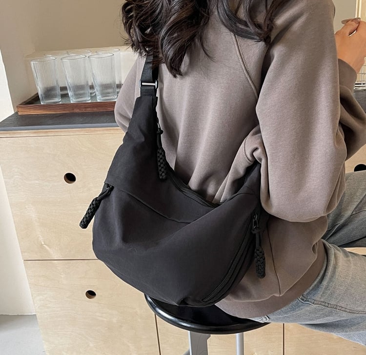 🔥Modieuze nylon schoudertas in effen kleu