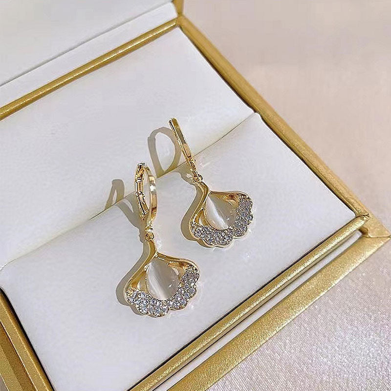 🌟 Elegante Ginkgo & Opaal Oorbellen